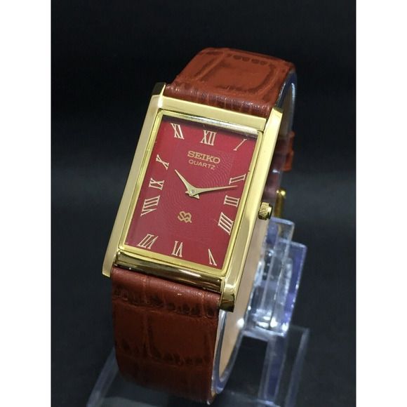 Vintage Style Seiko Quartz Mens Gold Watch & Red accents W/ Leather Strap - Picture 1 of 7